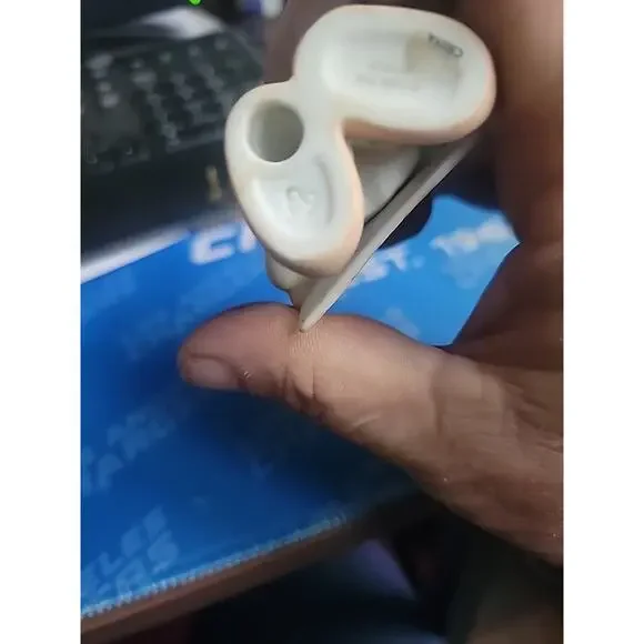 Precious Moments 1998 I’m Sending You a Merry Christmas 455628 Ornament - Picture 9 of 9